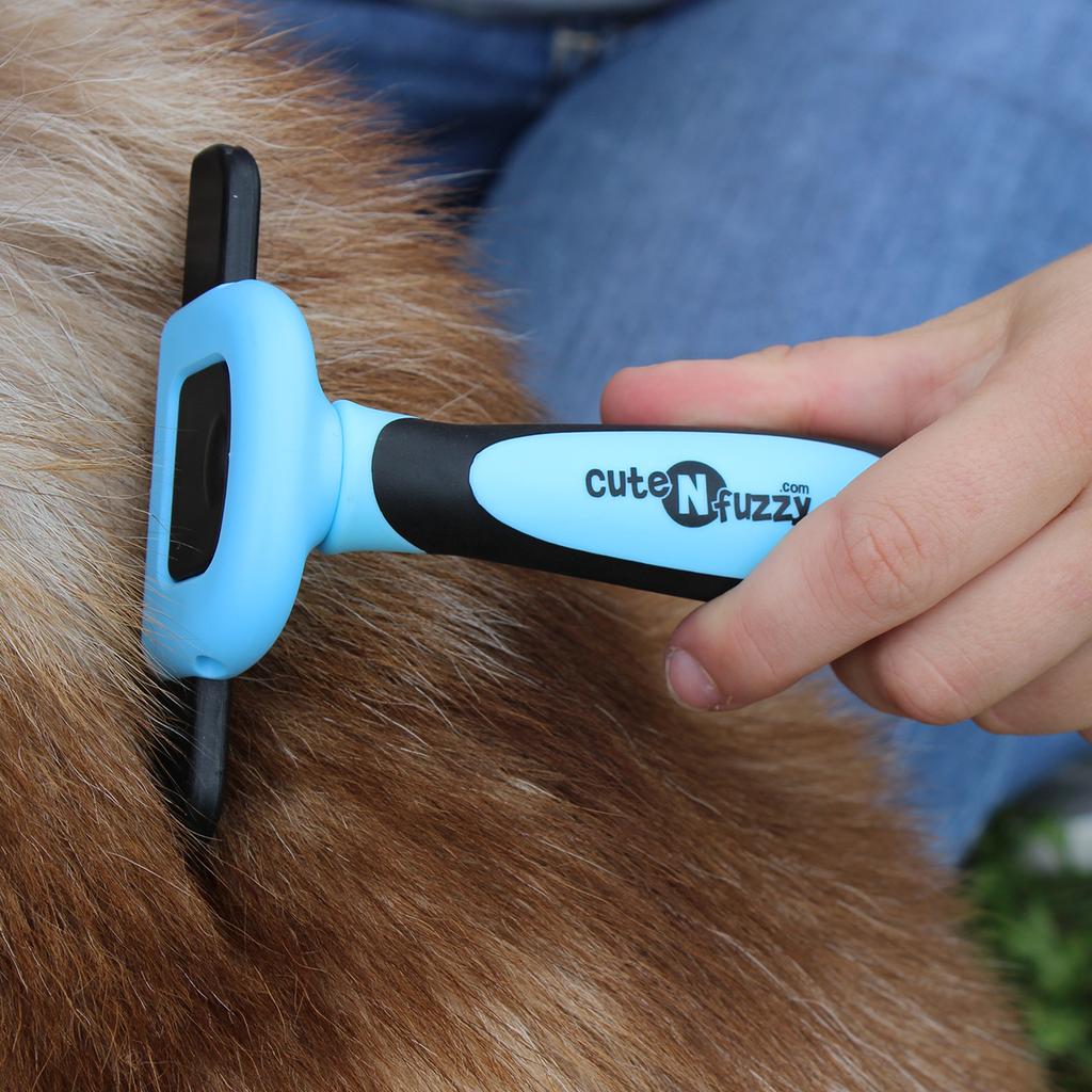 Deshedding Pet Grooming Comb in 2 Sizes by cuteNfuzzy®