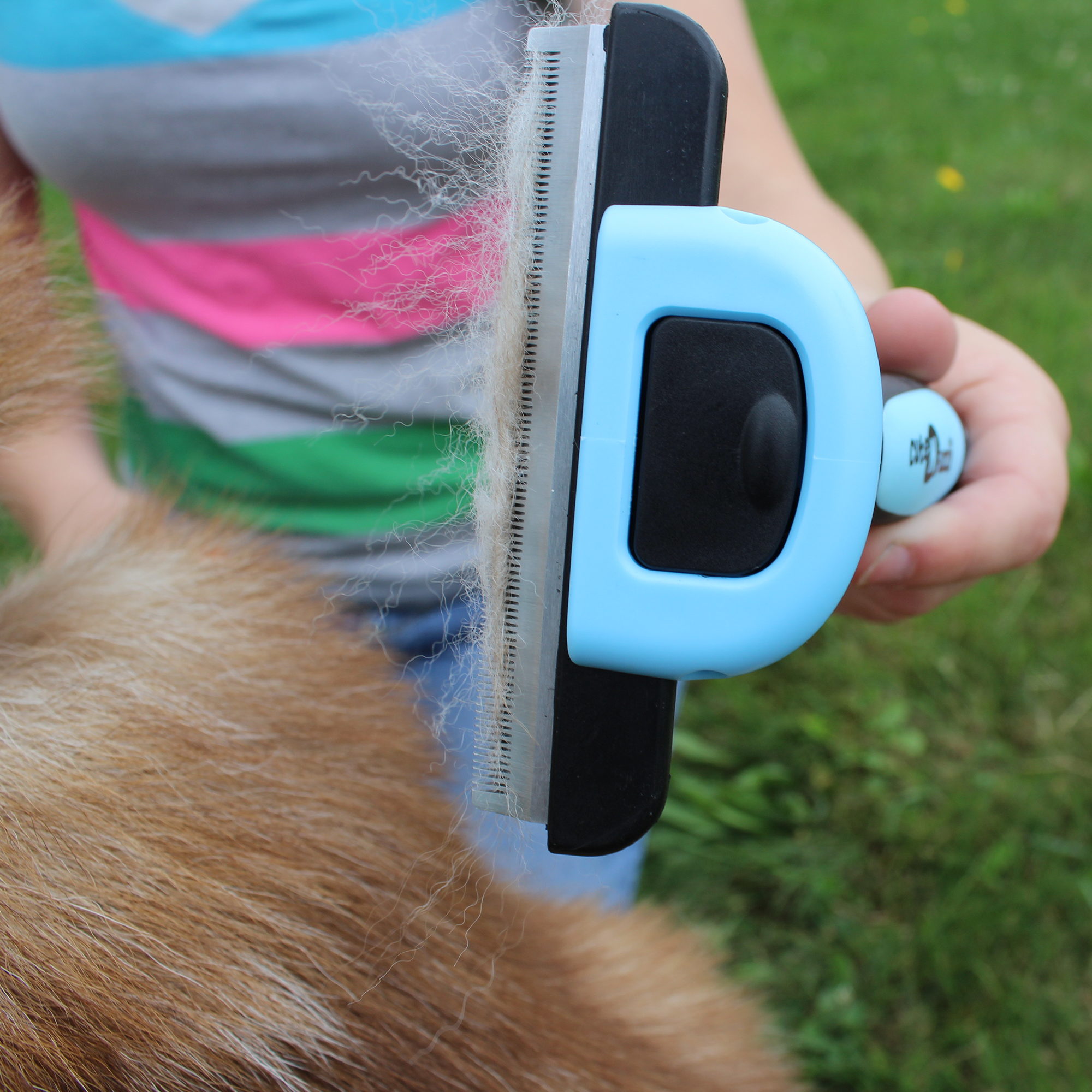 Deshedding Pet Grooming Comb in 2 Sizes by cuteNfuzzy®